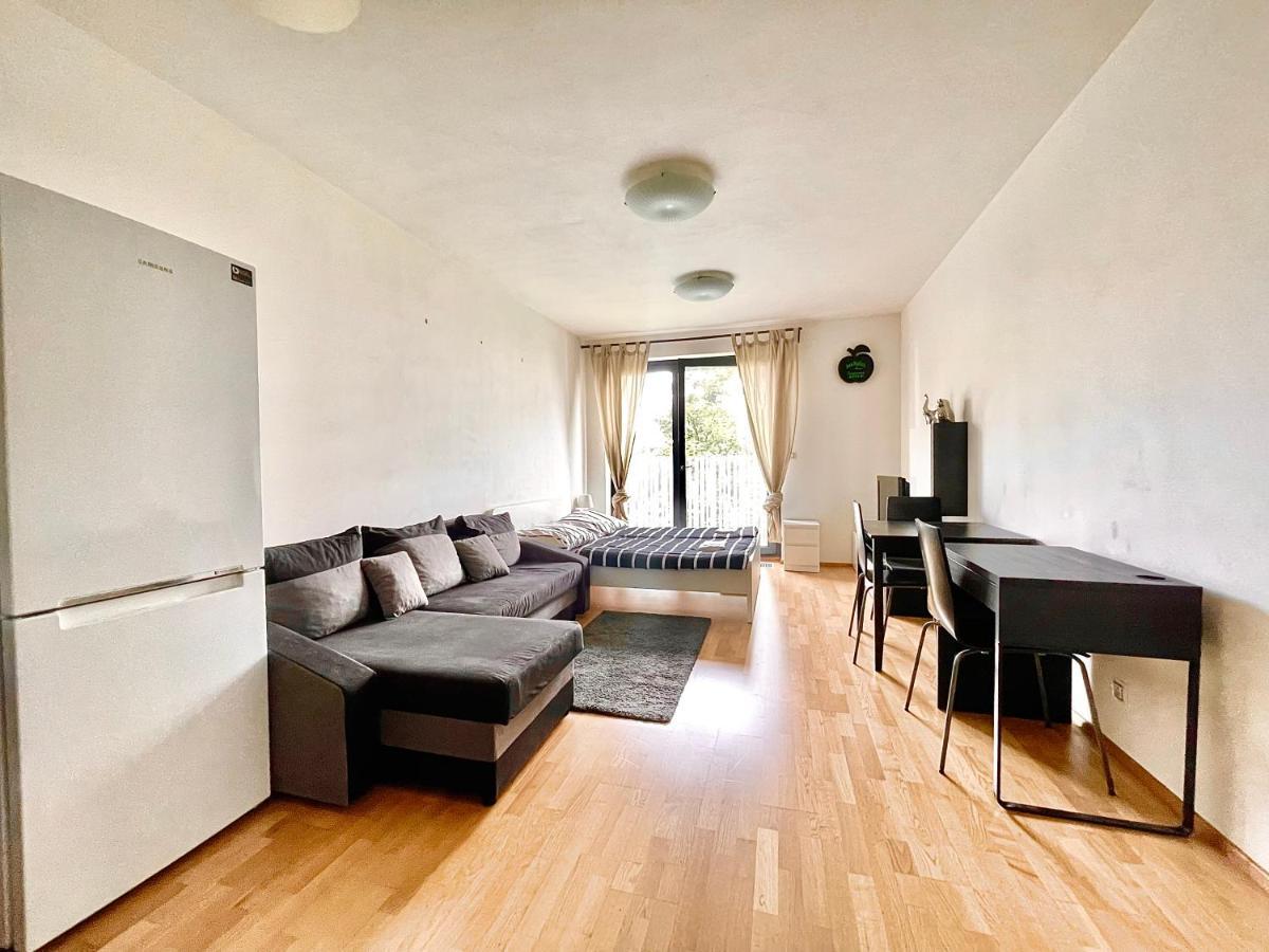 Garden Park Studio Prag Exterior foto